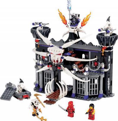 LEGO Ninjago Garmadons Dark Fortress - 2505