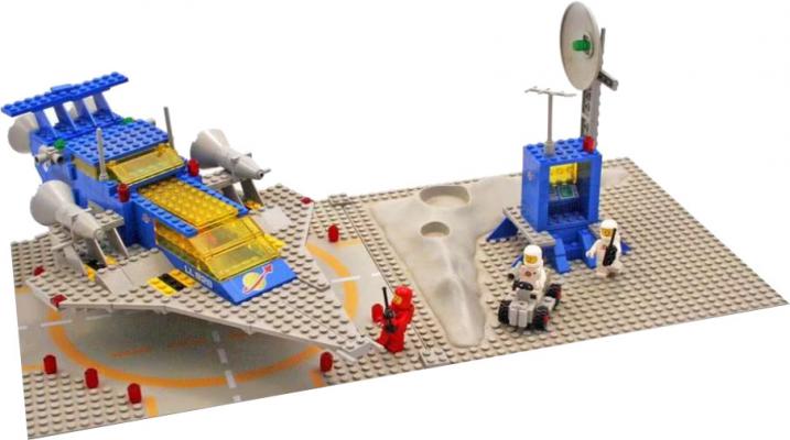 LEGO Space Space Cruiser and Moonbase - 928