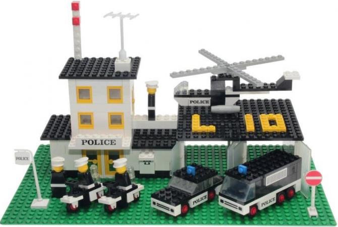 LEGO Police Police Headquarters - 370
