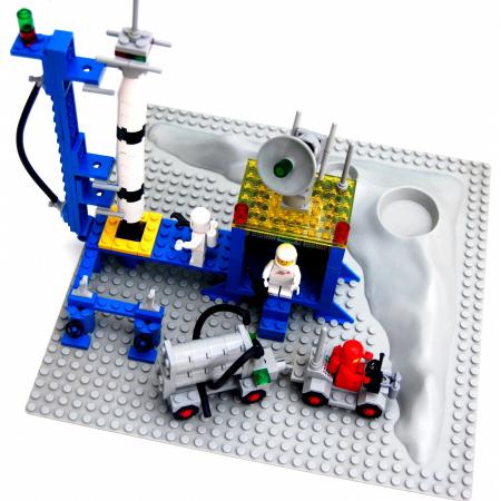 LEGO Space Rocket Launch Pad - 920