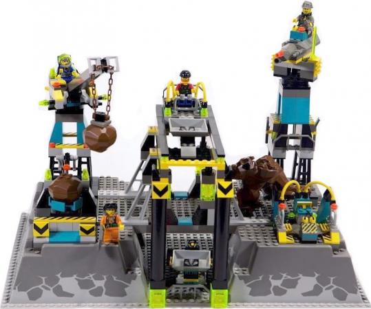 LEGO Rock Raiders Rock Raiders HQ